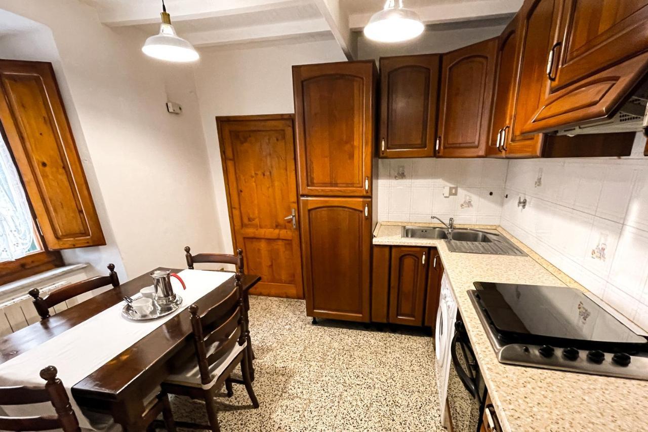 Casa Storica Con Terrazzo * Castellina Marittima